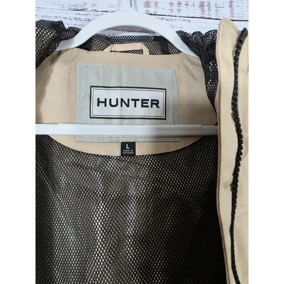 Hunter Women's Beige Hooded Utility Rain Jacket Cinched Wasit Mesh Lined Large - Picture 3 of 7